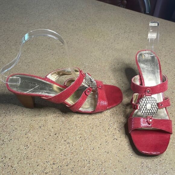Anne Klein iFlex red lizard embossed sueded leather wood heel comfort sandals - Picture 2 of 16